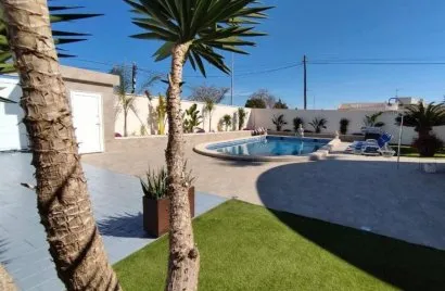 Villa de 186m² à Torrevieja, Spain No. 2513