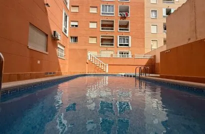 Apartment de 2 chambres à Torrevieja, Spain No. 2528