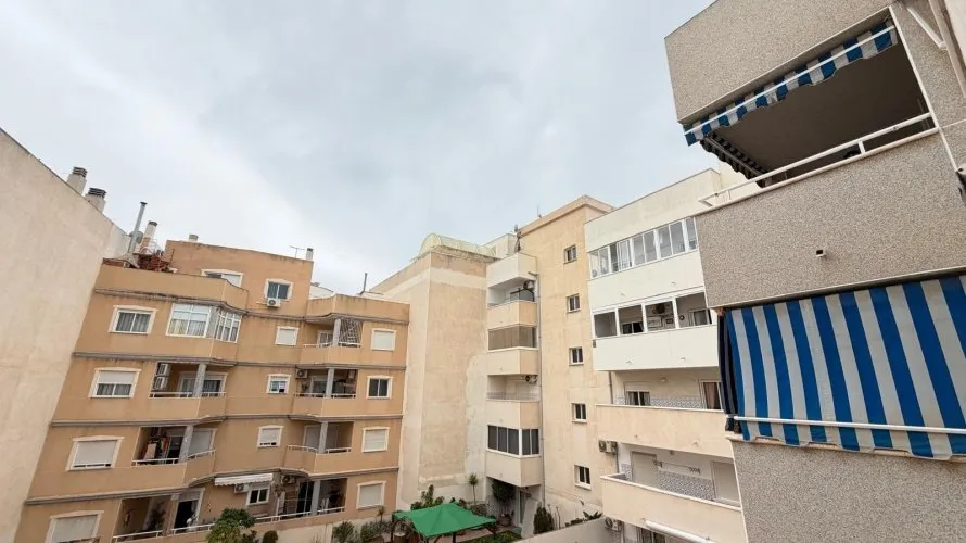 Apartment de 2 chambres à Torrevieja, Spain No. 2636 № 6