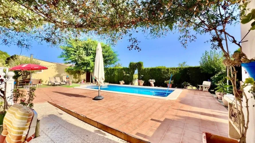 Villa de 3 chambres à Daya Vieja, Spain No. 2538