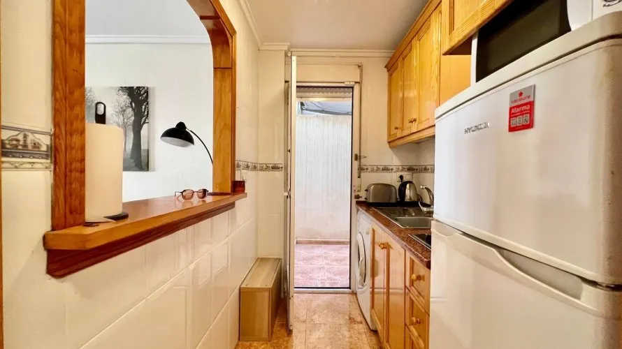 Apartment de 1 chambre à Torrevieja, Spain No. 2640