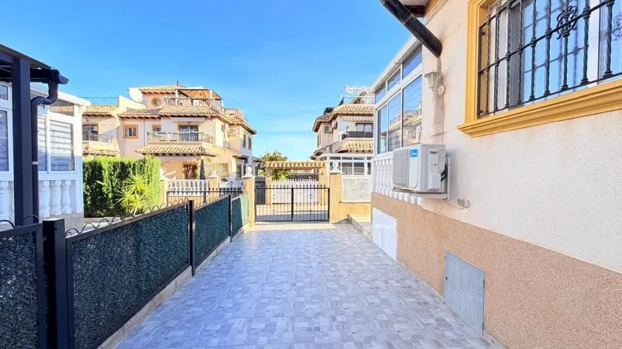 House de 2 chambres à Campoamor, Spain No. 2501 № 21