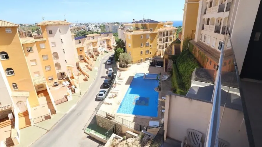 Apartment de 2 chambres à Campoamor, Spain No. 2662