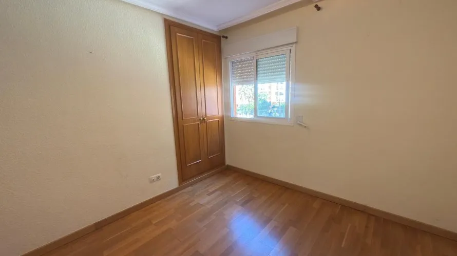 Квартира с 3 спальнями в Аликанте, Испания №126 № 20