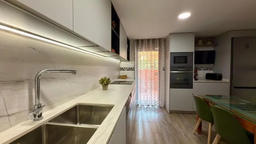 Дом с 4 спальнями в Аликанте, Испания №132 № 11