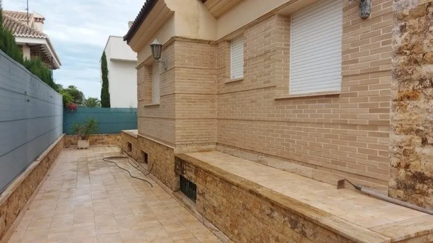 5 bedrooms villa for sale, La Veleta, Spain No. 334 № 1