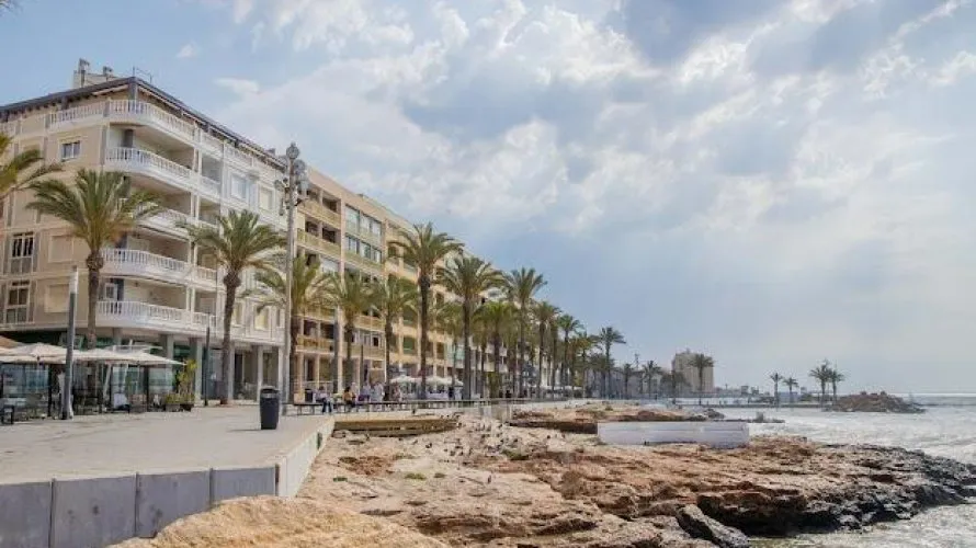 1 bedroom apartment for sale, Torrevieja, Spain No. 934 № 1