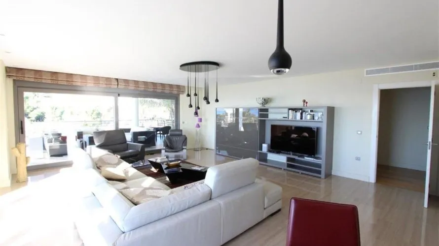 260m² apartment for sale, El Mascarat, Spain No. 914 № 1