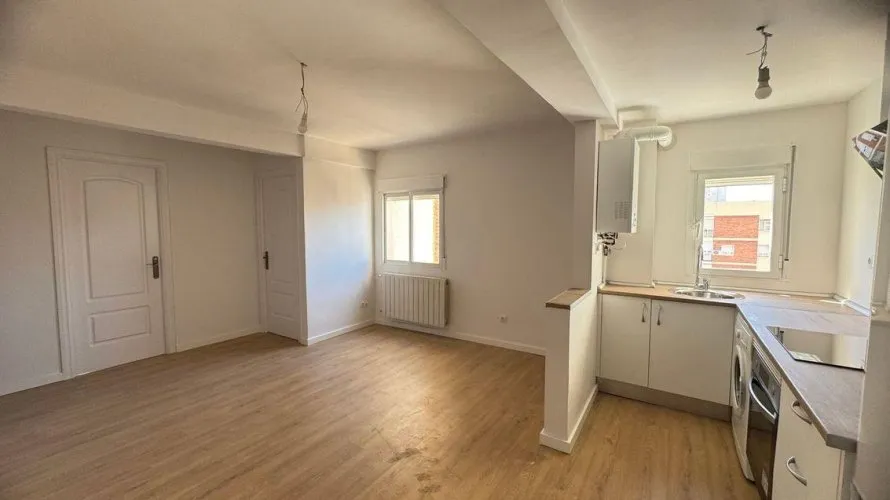 2 bedrooms apartment for sale, Madrid, Spain No. 908 № 5