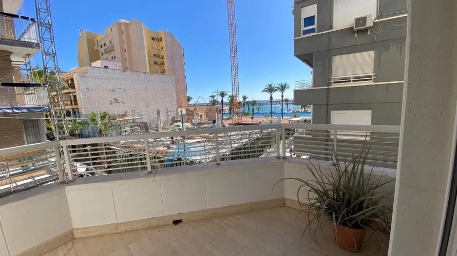 4 bedrooms apartment for sale, Torrevieja, Spain No. 781 № 20
