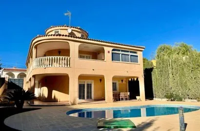 4 bedrooms villa for sale, Torrevieja, Spain No. 99