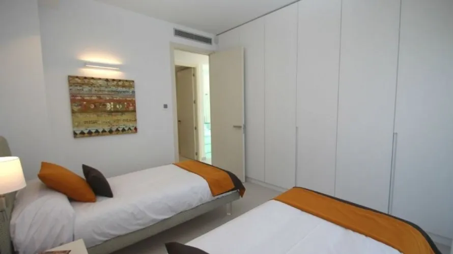 197m² villa for sale, La Zenia, Spain No. 252 № 1