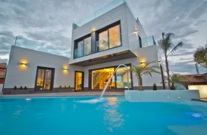 157m² villa for sale, La Zenia, Spain No. 251