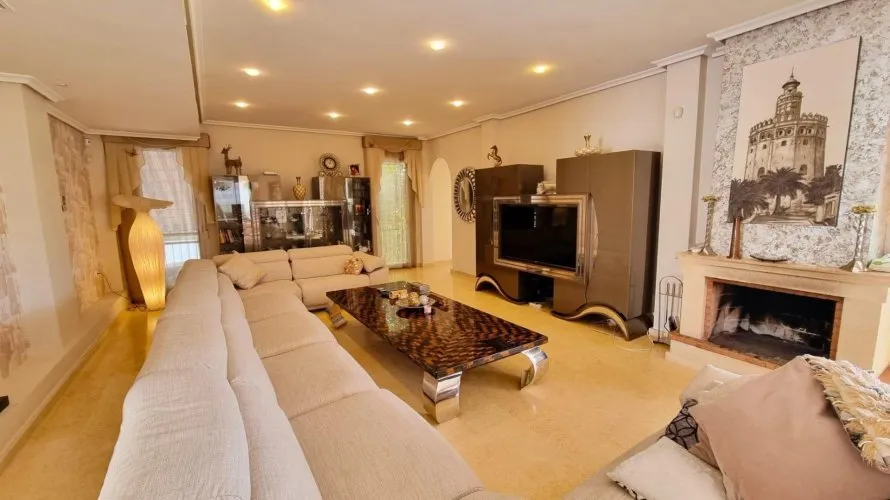 239m² villa for sale, Torrevieja, Spain No. 181 № 9