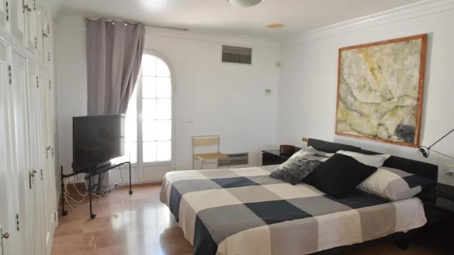 4 bedrooms villa for sale, Torrevieja, Spain No. 113 № 27