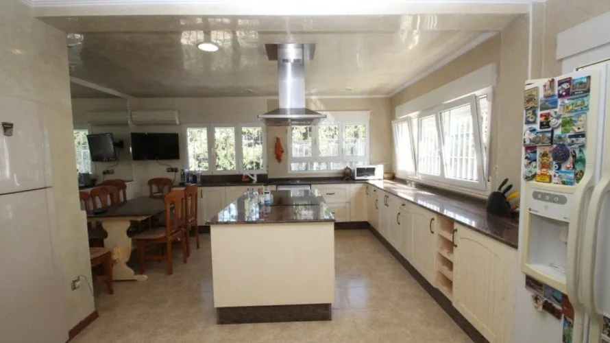 5 bedrooms villa for sale, Cabo Roig, Spain No. 563 № 12