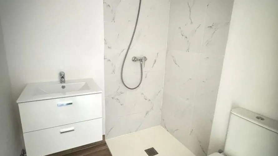 2 bedrooms apartment for sale, Madrid, Spain No. 908 № 19