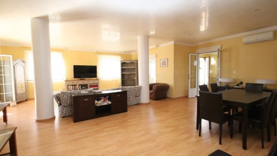 5 bedrooms villa for sale, Cabo Roig, Spain No. 563 № 3