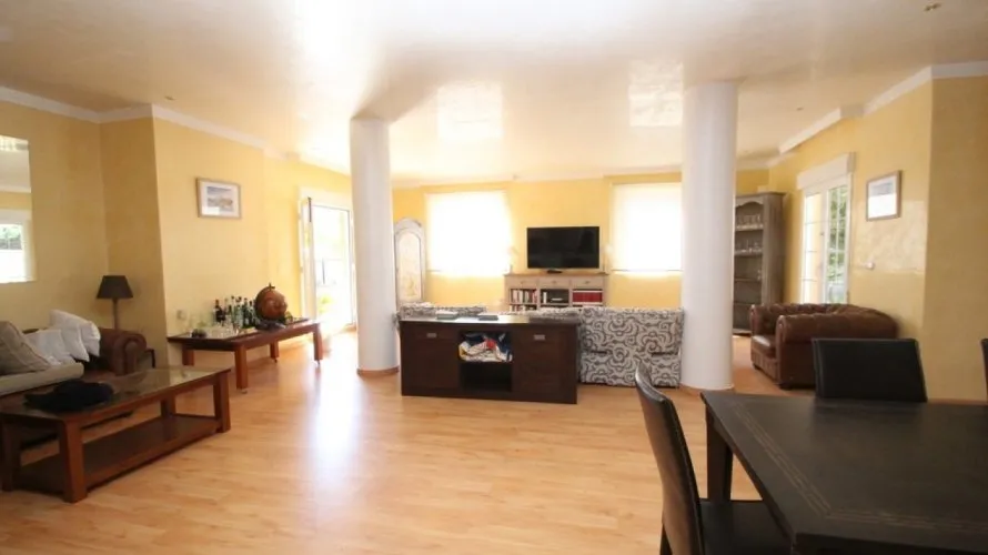 5 bedrooms villa for sale, Cabo Roig, Spain No. 563 № 7