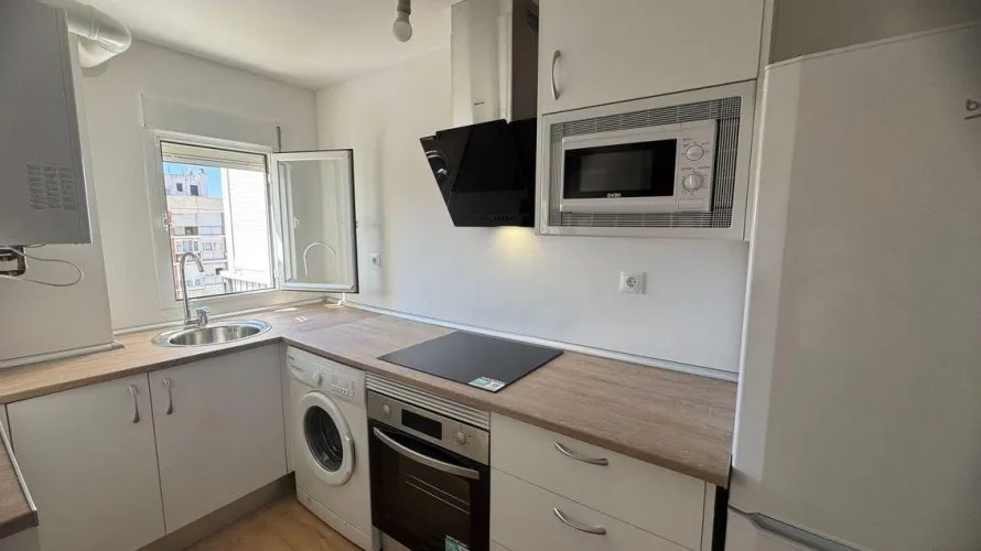 2 bedrooms apartment for sale, Madrid, Spain No. 908 № 2