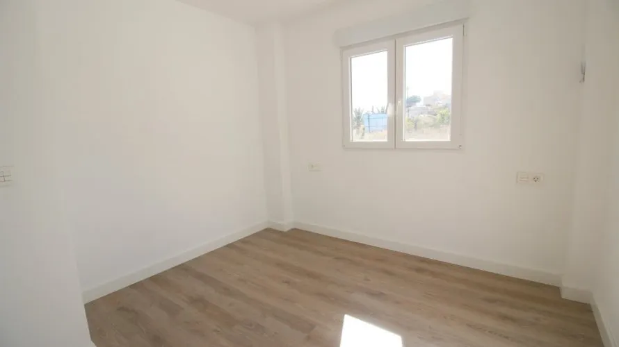 4 bedrooms apartment for sale, La Torre, Spain No. 319 № 10