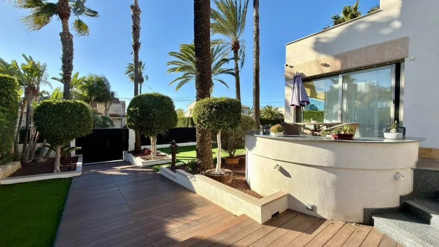 6 bedrooms villa for sale, Benidorm, Spain No. 246 № 23