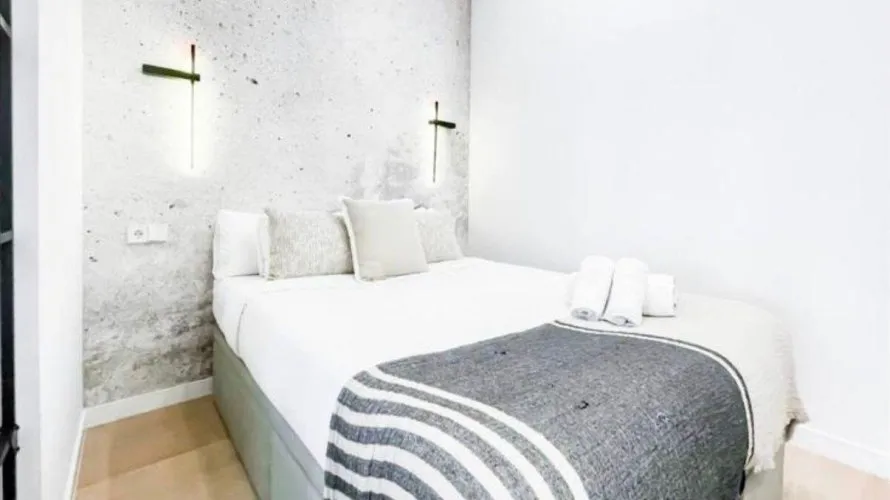 2 bedrooms apartment for sale, Madrid, Spain No. 922 № 3