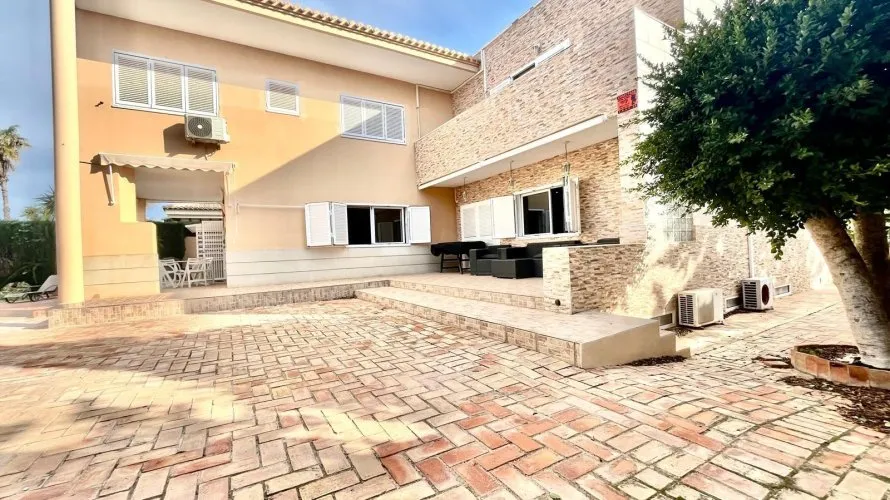 4 bedrooms villa for sale, Torrevieja, Spain No. 229