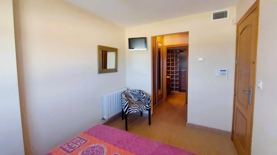4 bedrooms apartment for sale, Torrevieja, Spain No. 561 № 16