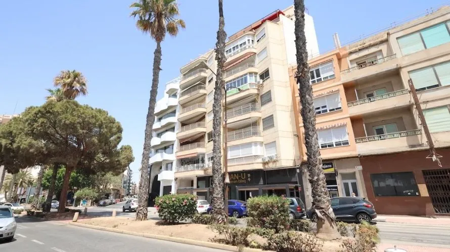 3 bedrooms apartment for sale, Torrevieja, Spain No. 594 № 27