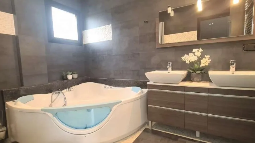 5 bedrooms villa for sale, Calpe, Spain No. 361 № 2