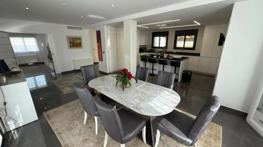 5 bedrooms villa for sale, San Juan, Spain No. 669 № 28