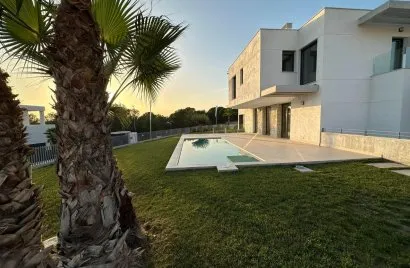 3 bedrooms villa for sale, Finestrat, Spain No. 705
