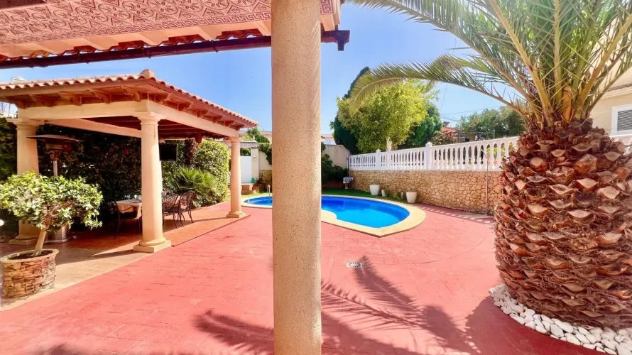 3 bedrooms villa for sale, Torrevieja, Spain No. 120 № 13