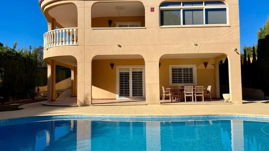 4 bedrooms villa for sale, Torrevieja, Spain No. 99