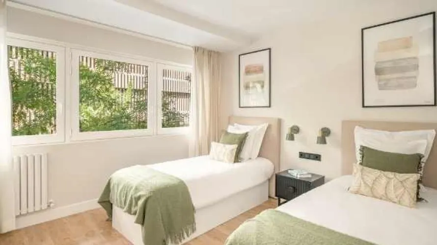 2 bedrooms apartment for sale, Madrid, Spain No. 636 № 10