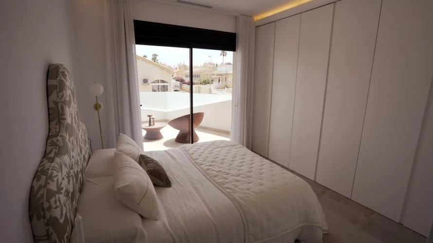 3 bedrooms villa for sale, La Florida, Spain No. 560 № 16