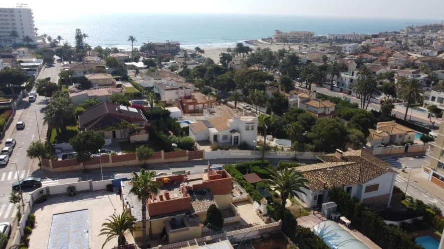 4 bedrooms villa for sale, La Zenia, Spain No. 265 № 12