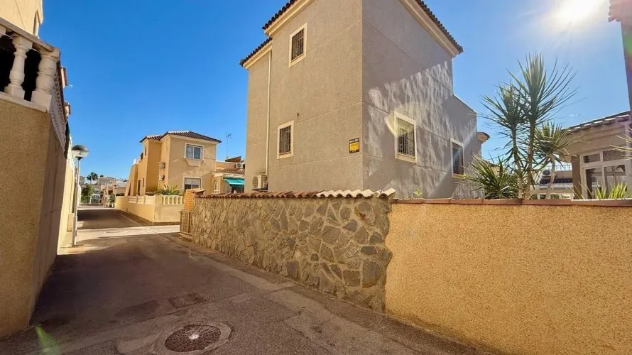 4 bedrooms villa for sale, Playa Flamenca II, Spain No. 169 № 19