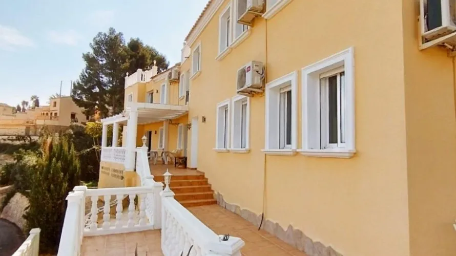 8 bedrooms villa for sale, Maryvilla, Spain No. 408 № 1