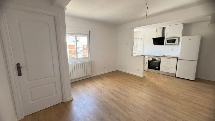 2 bedrooms apartment for sale, Madrid, Spain No. 908 № 1