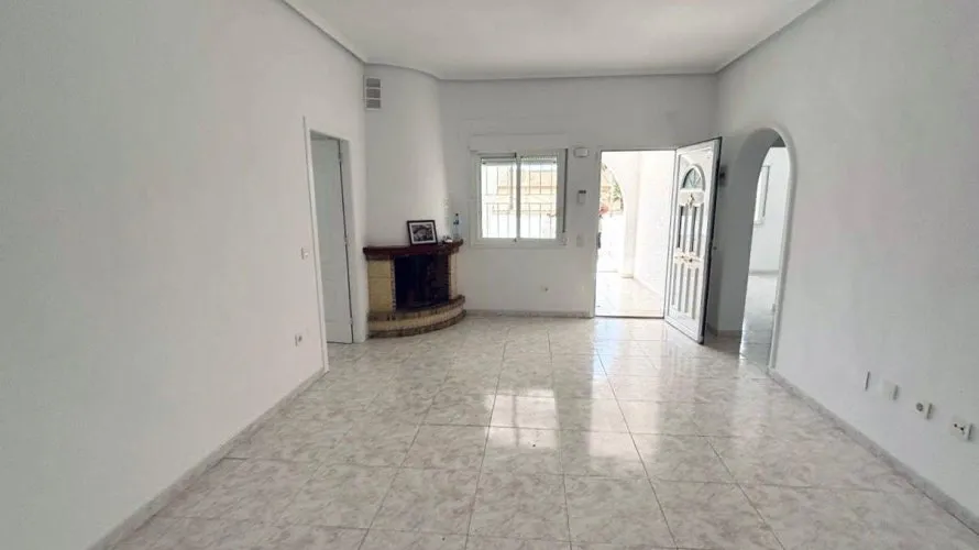 3 bedrooms villa for sale, Ciudad Quesada, Spain No. 819 № 9