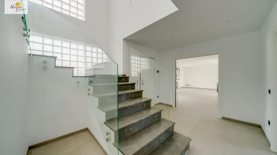 5 bedrooms villa for sale, Calpe, Spain No. 443 № 8