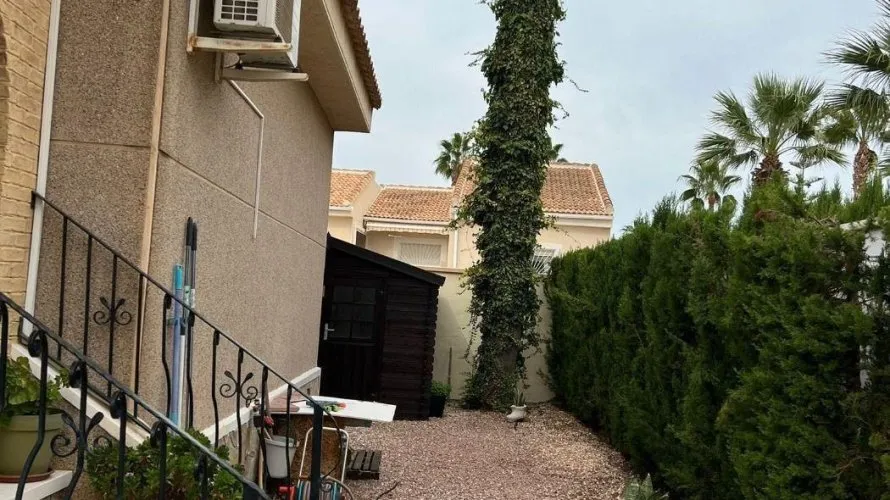 3 bedrooms villa for sale, Benijofar, Spain No. 241 № 2