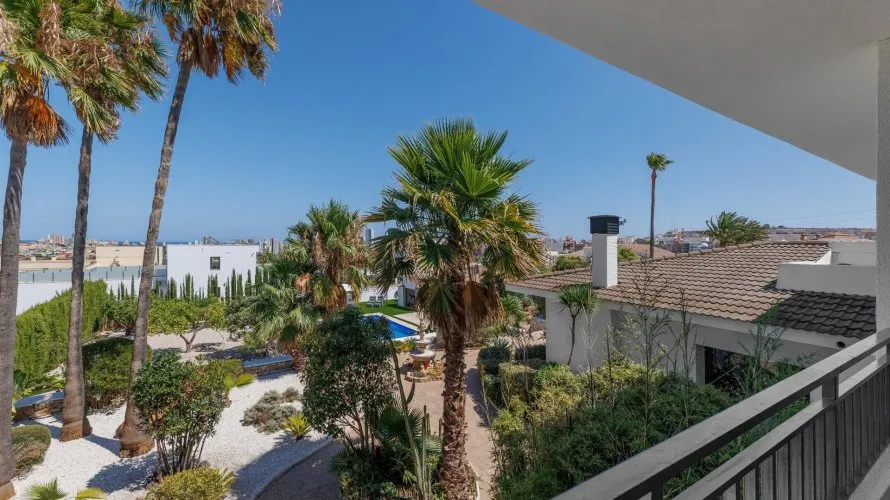 6 bedrooms villa for sale, Calpe, Spain No. 227 № 6