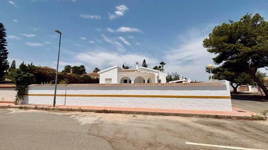 3 bedrooms villa for sale, Ciudad Quesada, Spain No. 819