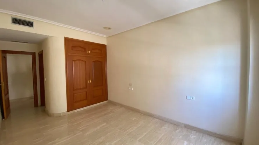 4 bedrooms apartment for sale, Torrevieja, Spain No. 781 № 6