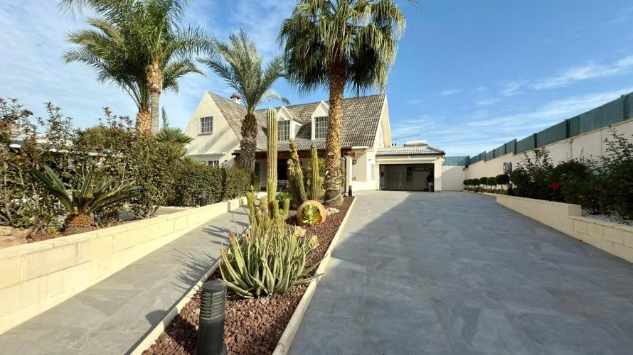 5 bedrooms villa for sale, San Juan, Spain No. 669