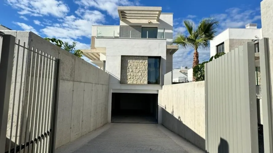 3 bedrooms villa for sale, Finestrat, Spain No. 706 № 16