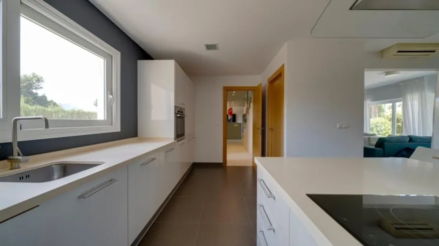 4 bedrooms villa for sale, Albir, Spain No. 539 № 5
